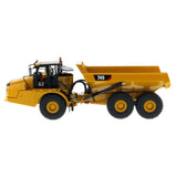 1/50 Scale Caterpillar 745 Articulated Diecast Toy Dump Truck With Operator