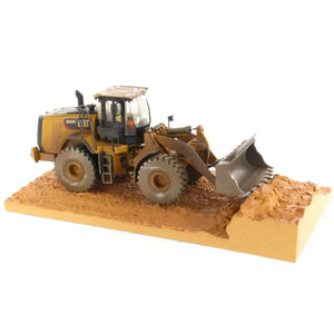 thumbnail image 2 of ADD 3D MODELS N Scale CAT Large Mining Front End Loader V1 - Unpainted Resin Kit 1:160 2 of 6