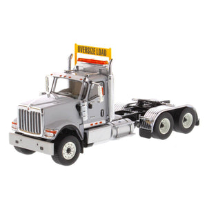 1/50 Scale Diecast International HX520 Day Cab Tandem Tractor Toy