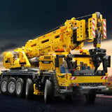 2590 Piece Technical Crane Truck With Remote Control Model Set