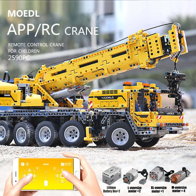 2590 Piece Technical Crane Truck With Remote Control Model Set
