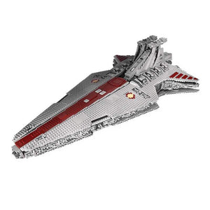 6685 Piece Attack Cruiser Model Set