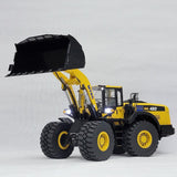 1/14 Komatsu Remote Control Metal Hydraulic Loader Wheeled