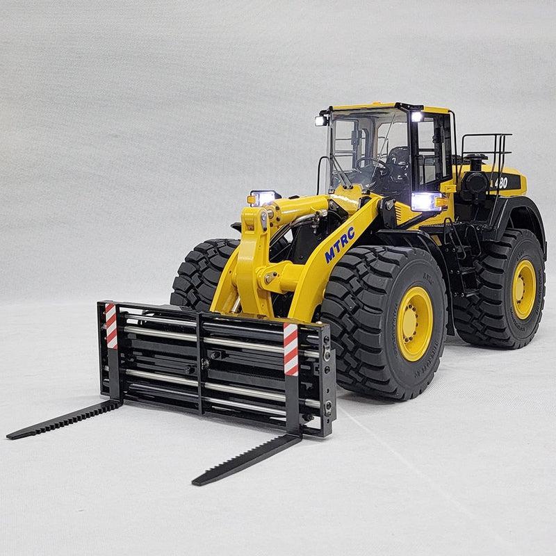 Gambar Loader Operating Remote 1/14 Komatsu Remote Control Metal Hydraulic Loader Wheeled
